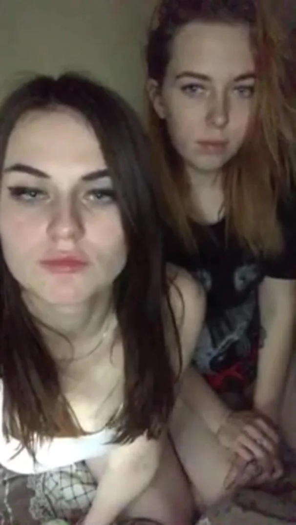Cute Russian Girl Kissing And Naughty On Periscope