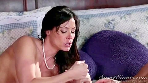 Kendra Lust And Ava Addams In Mom Fucking With