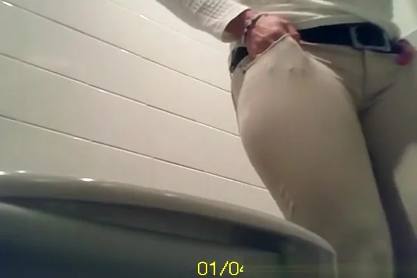 hidden toilet peeing amateur