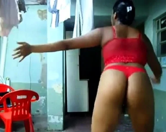 Brazilian Amateur Latina Webcam Show with Eloise Funk