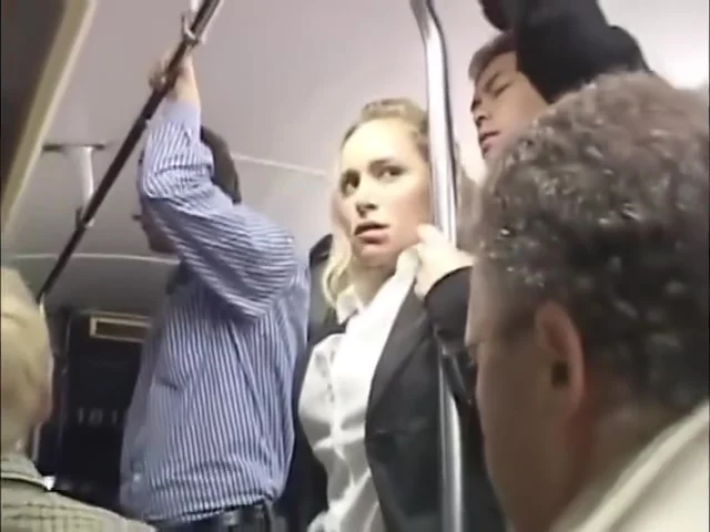 Blonde to orgasm on bus- www.nandinidivekar.co.in/lucknow