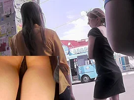 Upskirts in public gives chance to enjoy intimate view