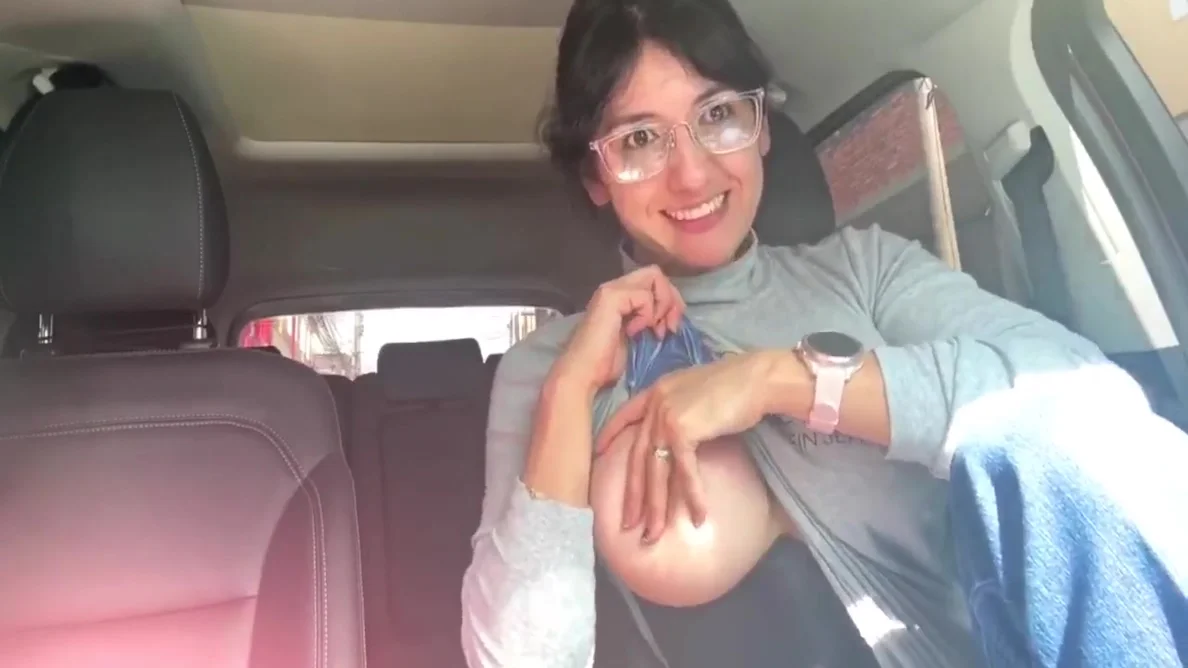 Car Boobs And Pussy Flash 3
