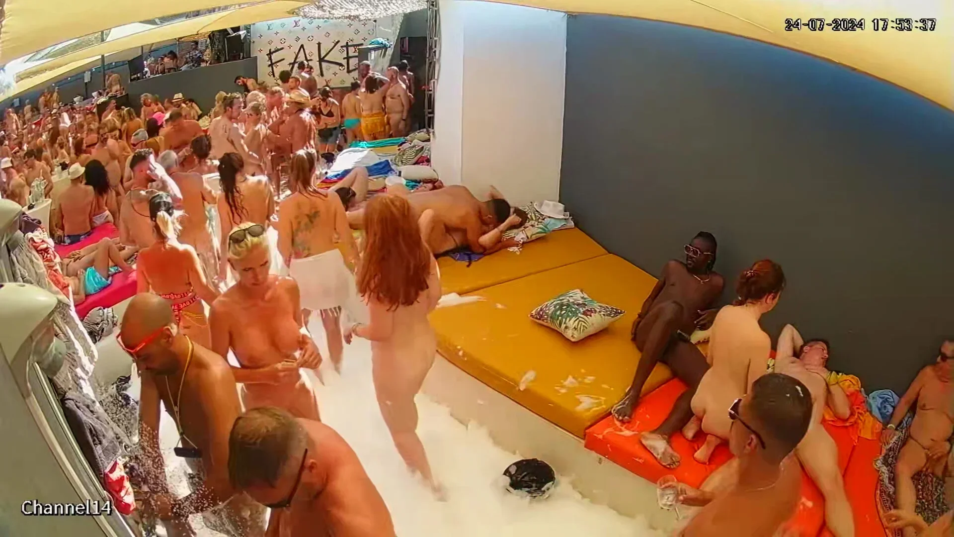 glamourous french swingers club 002