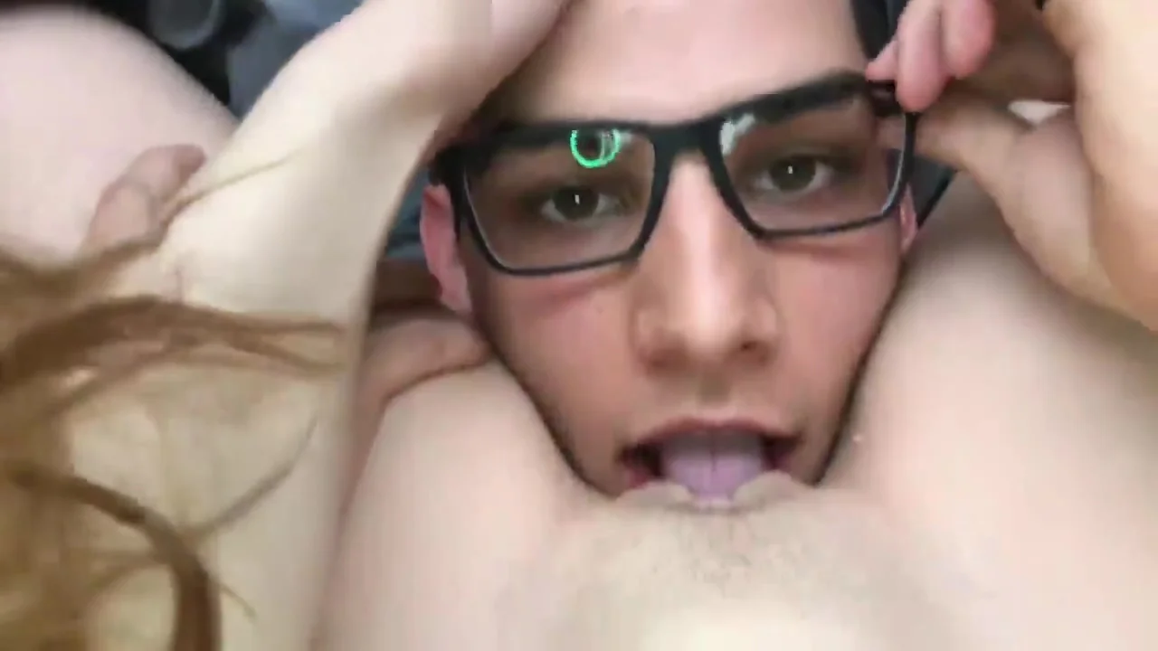 Hot 18yo girlfriend gives great birthday sex