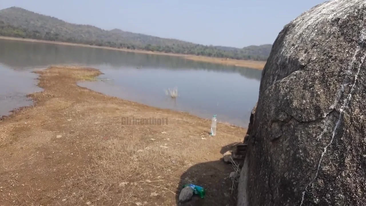 Jhil Ke Kinare Chup Chup Ke Sex Kiya - Indian Outdoor Sex