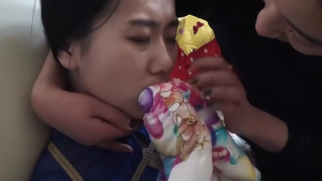 Chinese Bondage - Pillow Case Gag Party
