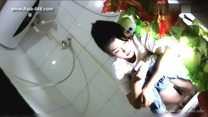 chinese girls go to toilet.101