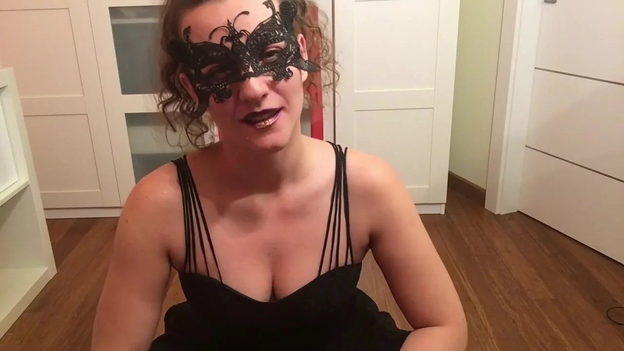 FEMDOM Addestramento. Per la mia cagnetta Pina. Hotwife Venus.