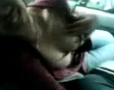 Amateur Asian Babe Blowjob in Karaoke Room