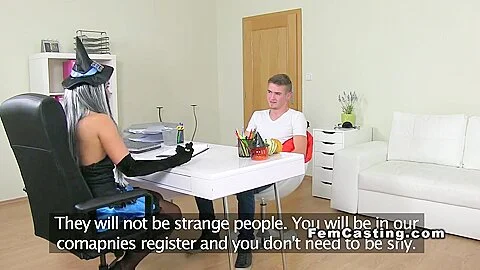 Amateur dude fucks costumed female agent
