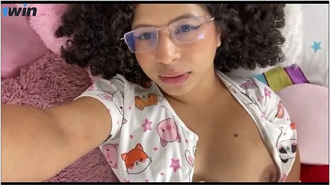Cutebunnybell jerks and shares all her fantasies as she reaches orgasm.