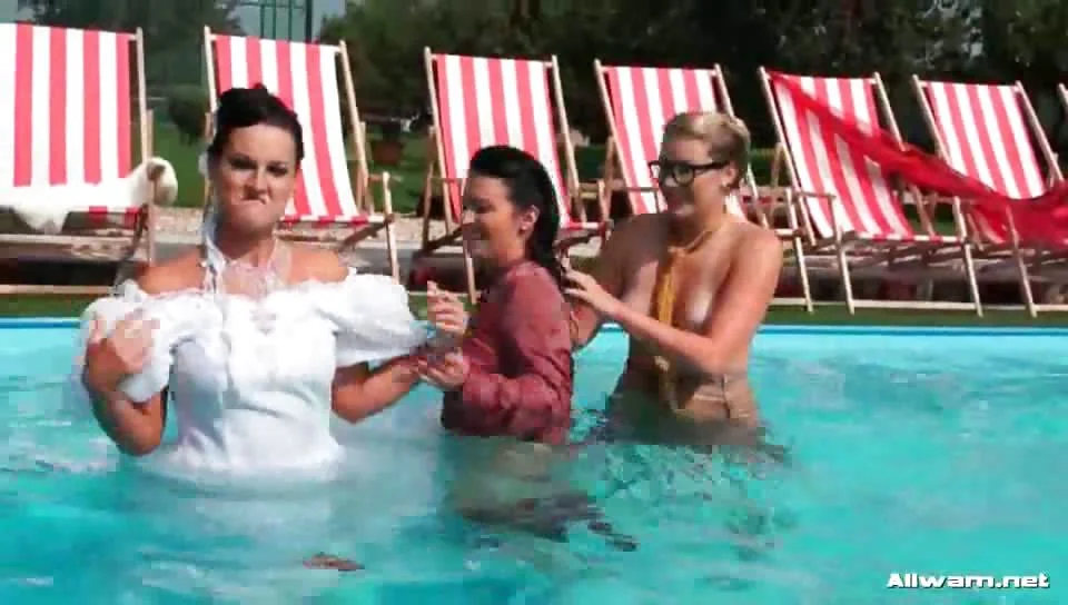 Vivien's looking gorgeous in her wedding dress and white fur jacket, and it only gets all the better when a little disagreement with one of her planners causes her to fall straight into the pool, totally drenching her dress and hair and absolutely ruining