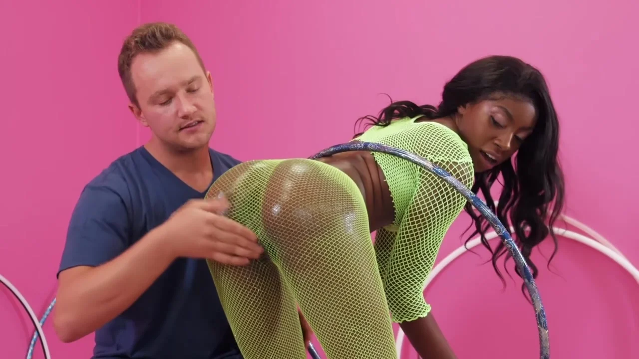Van Wylde And Briana Banks In Ebony Babe In Fishnets Gets Her Pussy Nailed