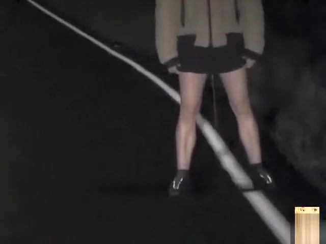 New York City girl loves pissing in public