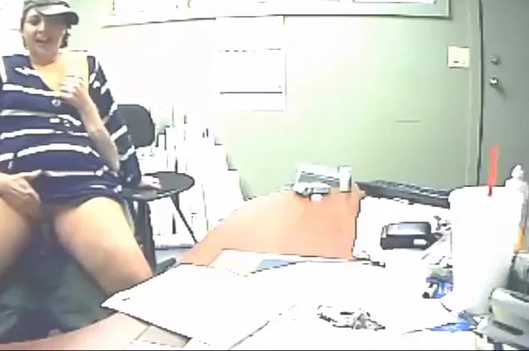 Amateur teen 18+ Worker Gets Fucked Hard By Boss In Office Webcam freecams.online