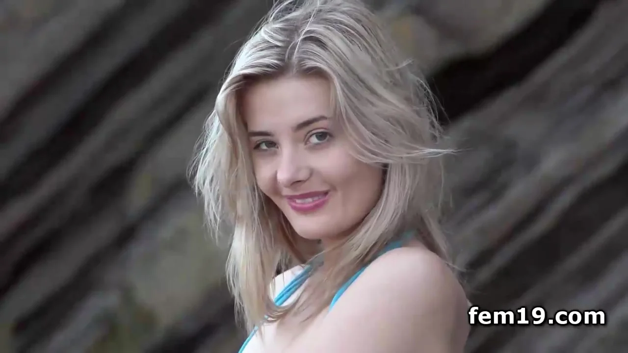 Smiling Flashing Petite Cunt In Close-up