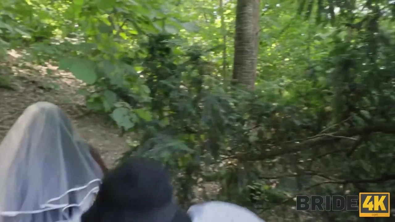 BRIDE4K. Runaway Bride’s Banging