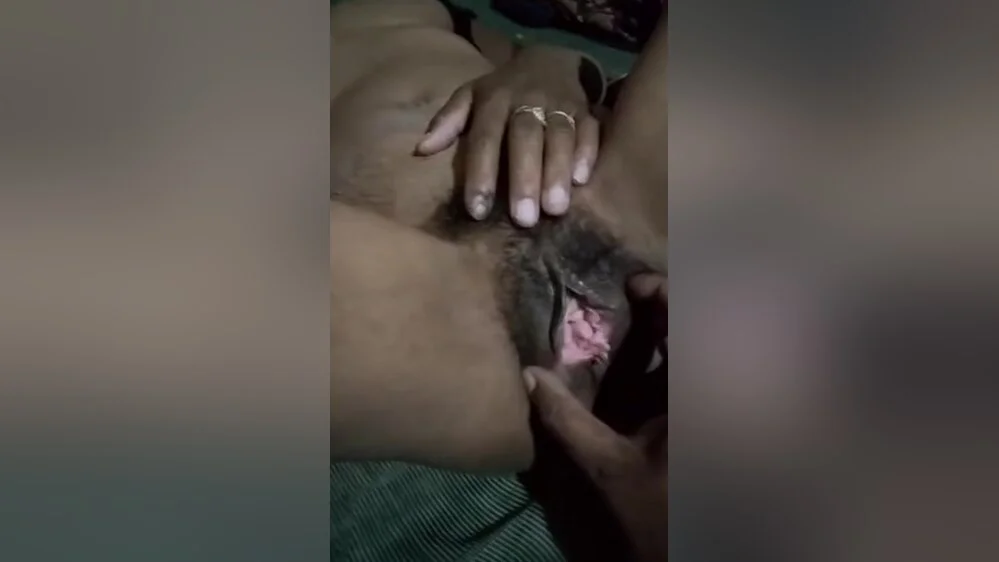 Today Exclusive -wife Pussy Video Record By Hubby