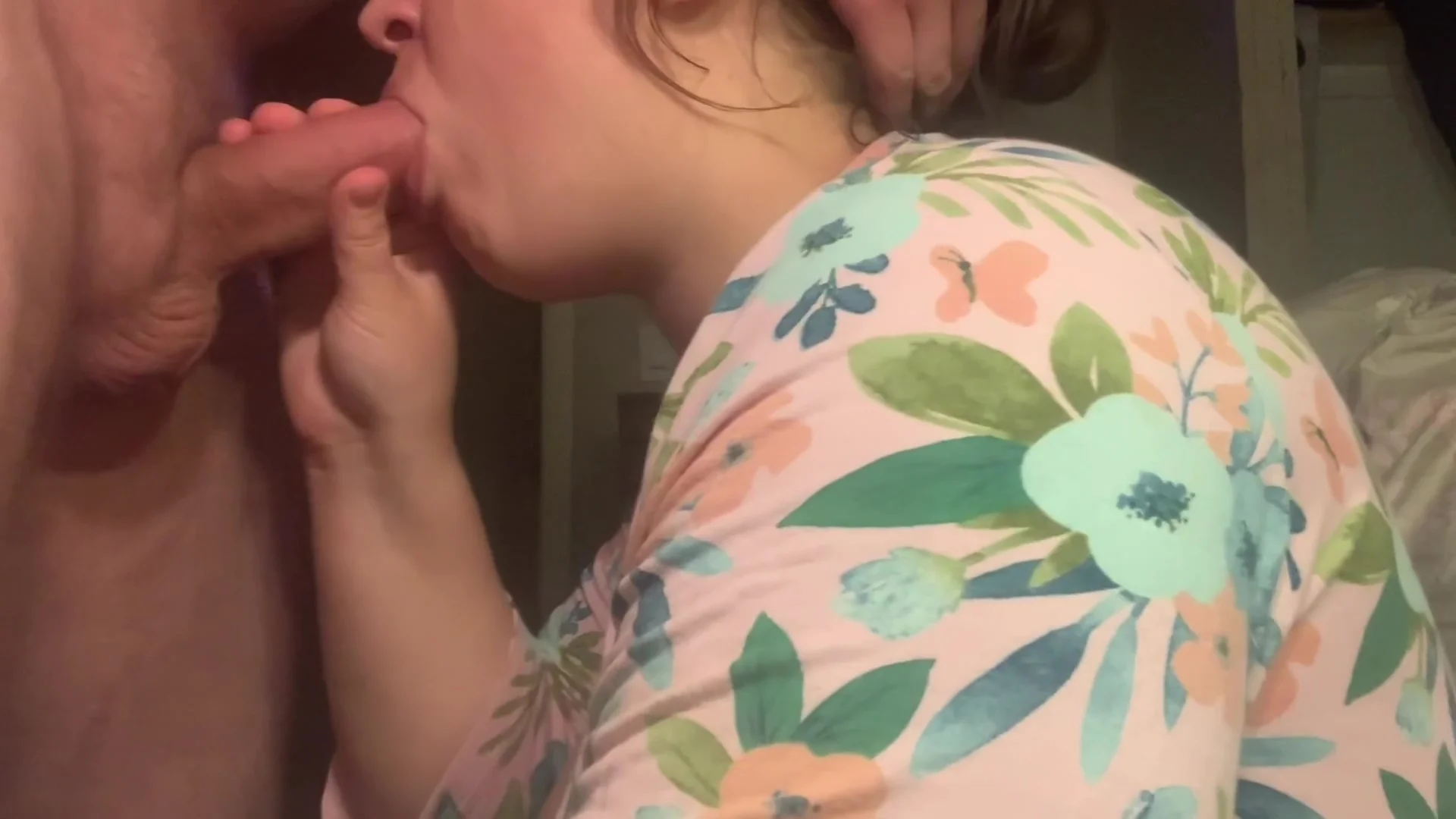 Wife Gives Blowjob And Gets Facial