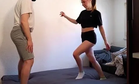 German Balls Busted - Ballbusting Ist Ihr Beintraining