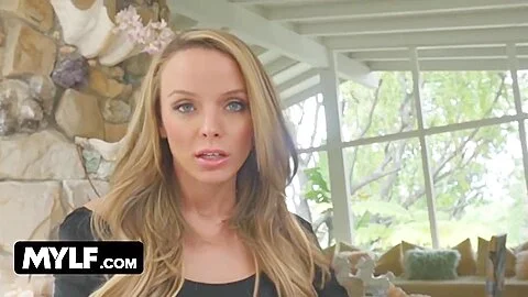 Stepmom Reveals Her Big Juicy Tits And Milf Pussy To Stepson To Enjoy With Jane Doux