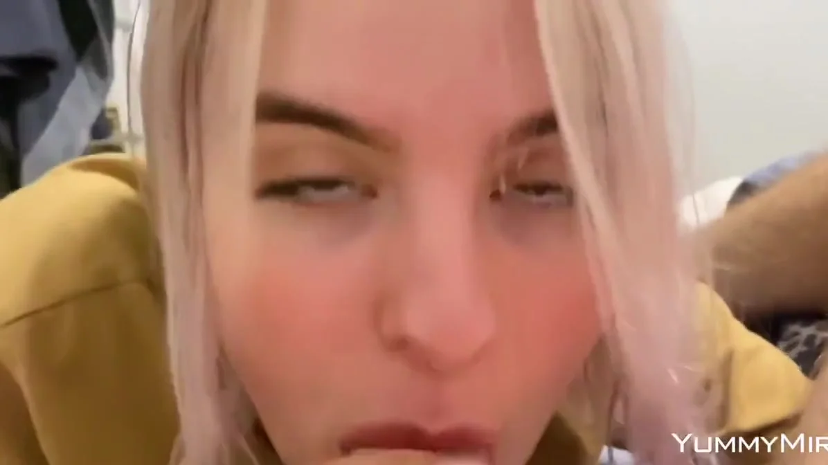 A Blonde In Clothes Puts Her Mouth To Record A Homemade Blowjob Close