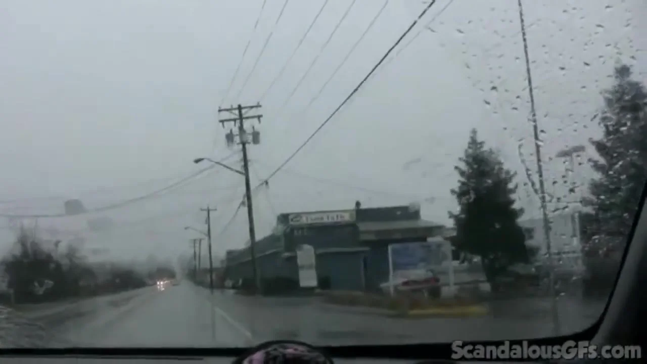 teen 18+ hottie masturbates in car