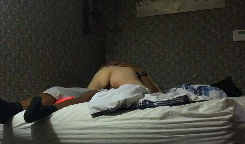 Amateur brazilian brunette takes cumshot on face