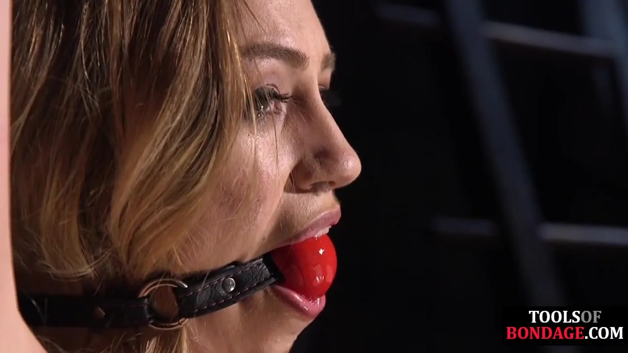 BDSM ballgagged babe gets pussytoying n fingering by master