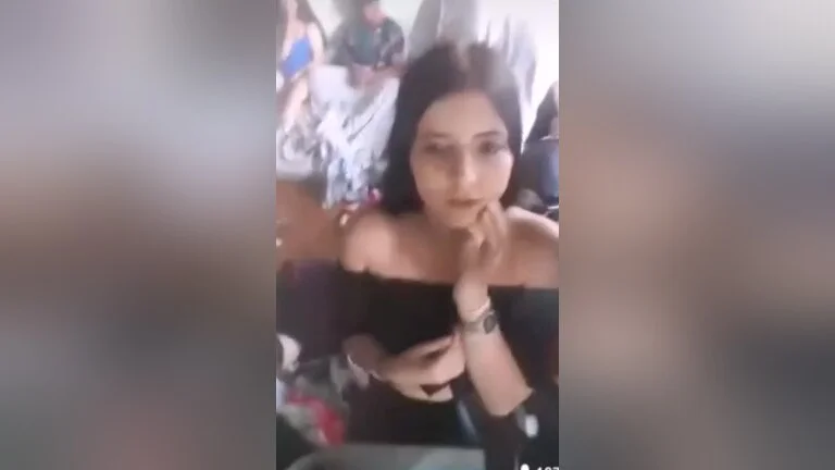 Spanish Girl In Tight Leggings
