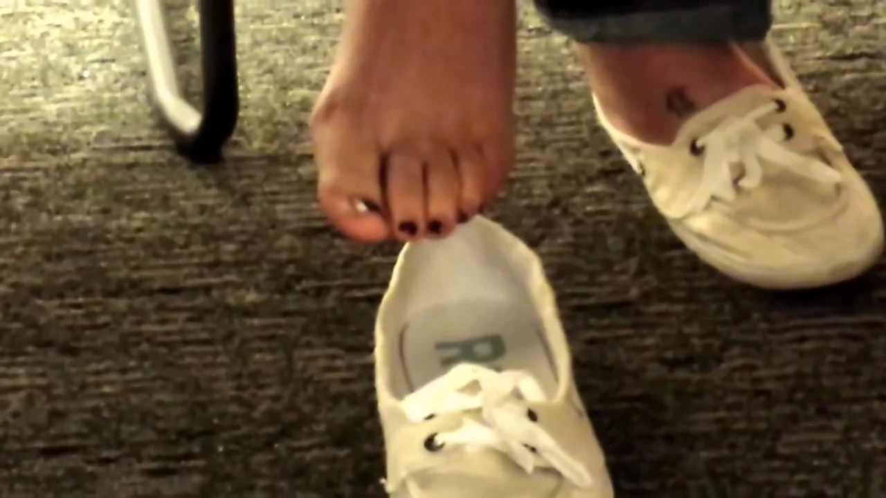 Candid Catch Sexy Feet at Library