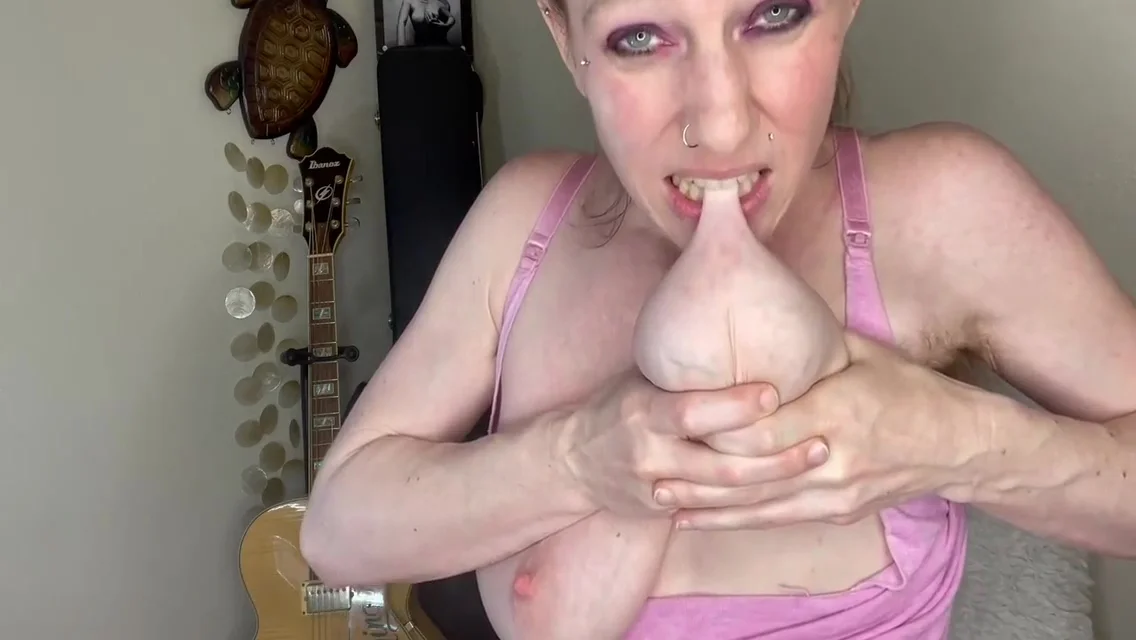 Self Breast Worship Biting Nipples And Stretching Saggy Tits - Bunnieandthedude 10 Min
