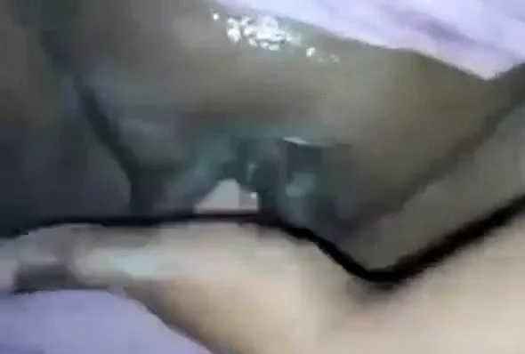 Sri Lankan Girl Massage Her Horny Pussy