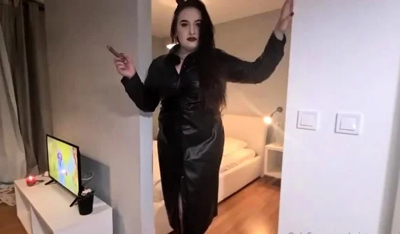Mistress Karino - Cigar Ashtray POV