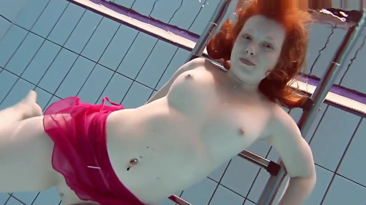 Fat teen 18+ underwater shows her bouncing body