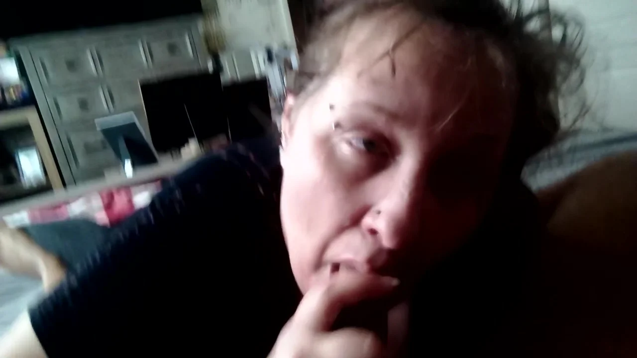 Close up amateur chubby blow job