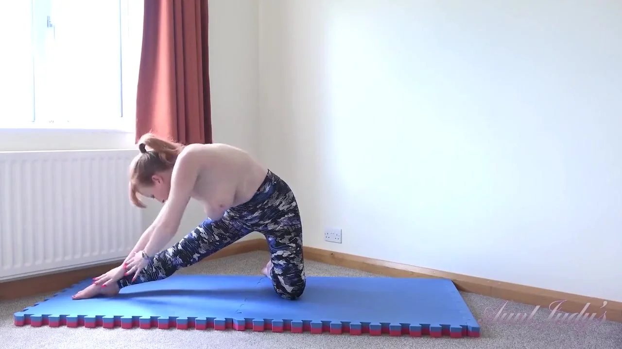 Aunt Judys And Mrs Red In Busty Mature Bombshell Hot Yoga Workout