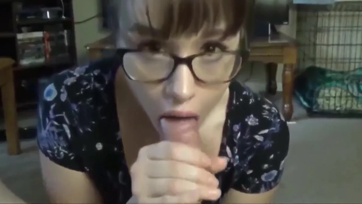 Gorgeous Amateur teen 18+ In Glasses Is Really Pro Sucker