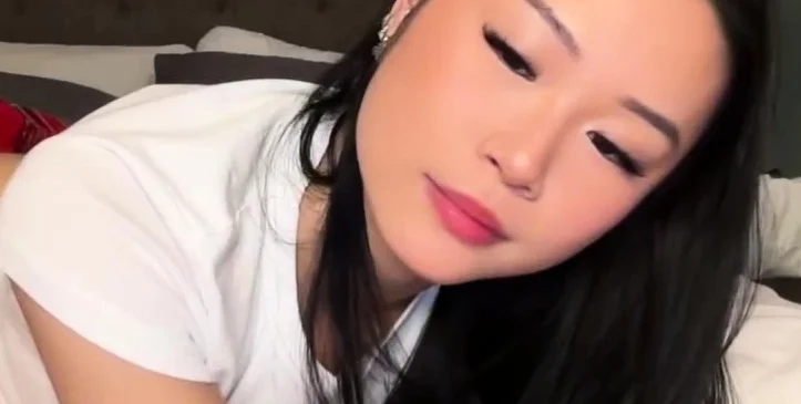 Korean babe blowjob