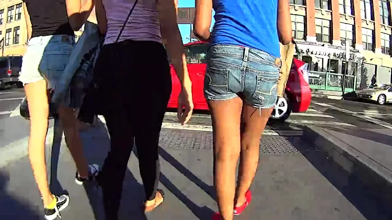 Thick PAWG in tight black leggings, wow