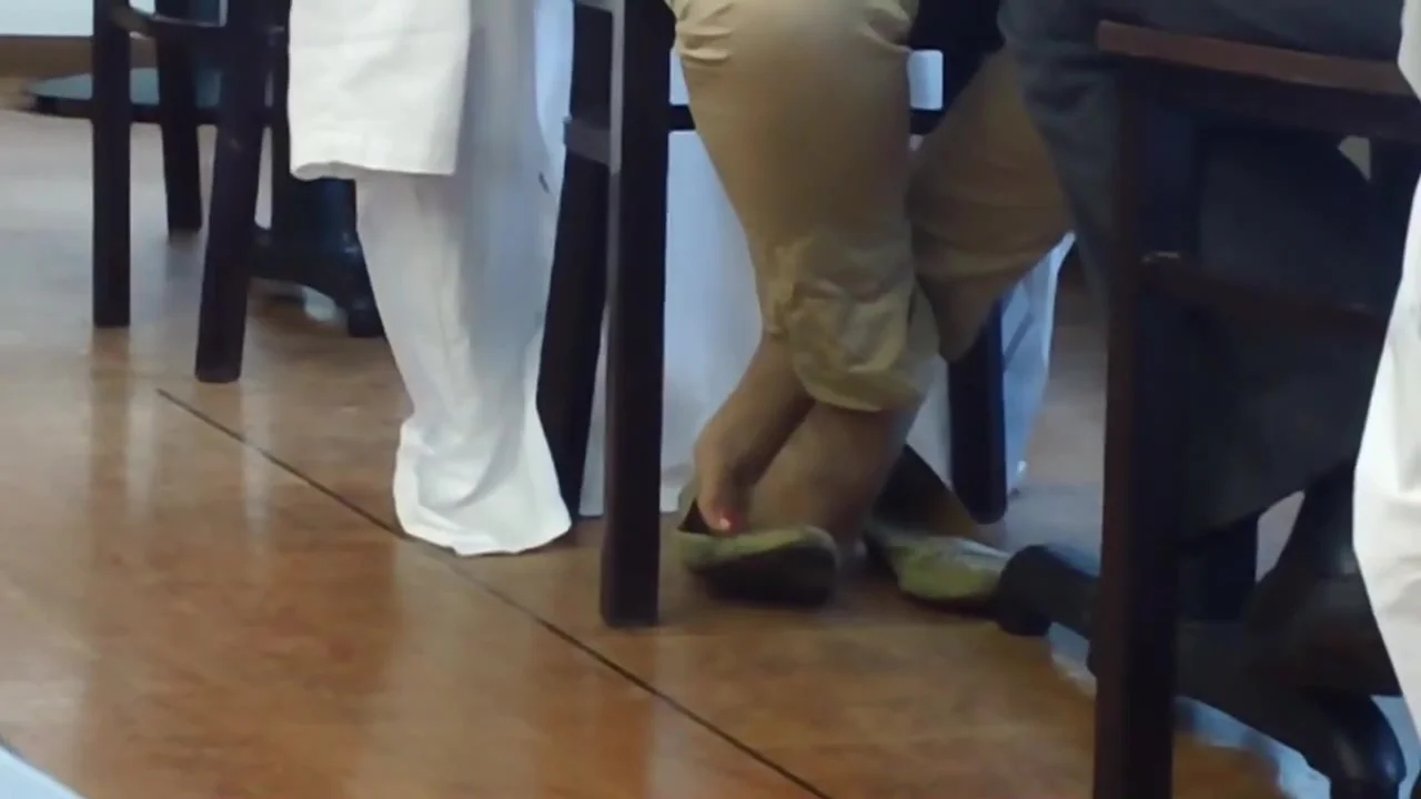 Candid Sexy Feet Shoeplay in Cafe