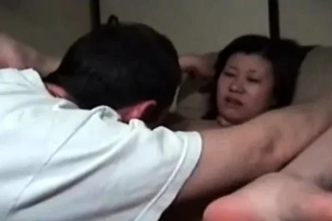 Asian babe gets her pussy licked