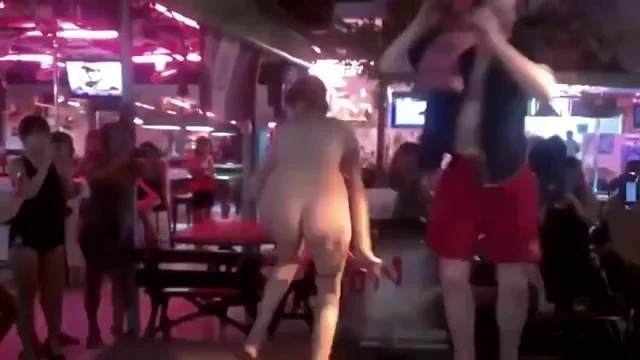 girl public bar strip