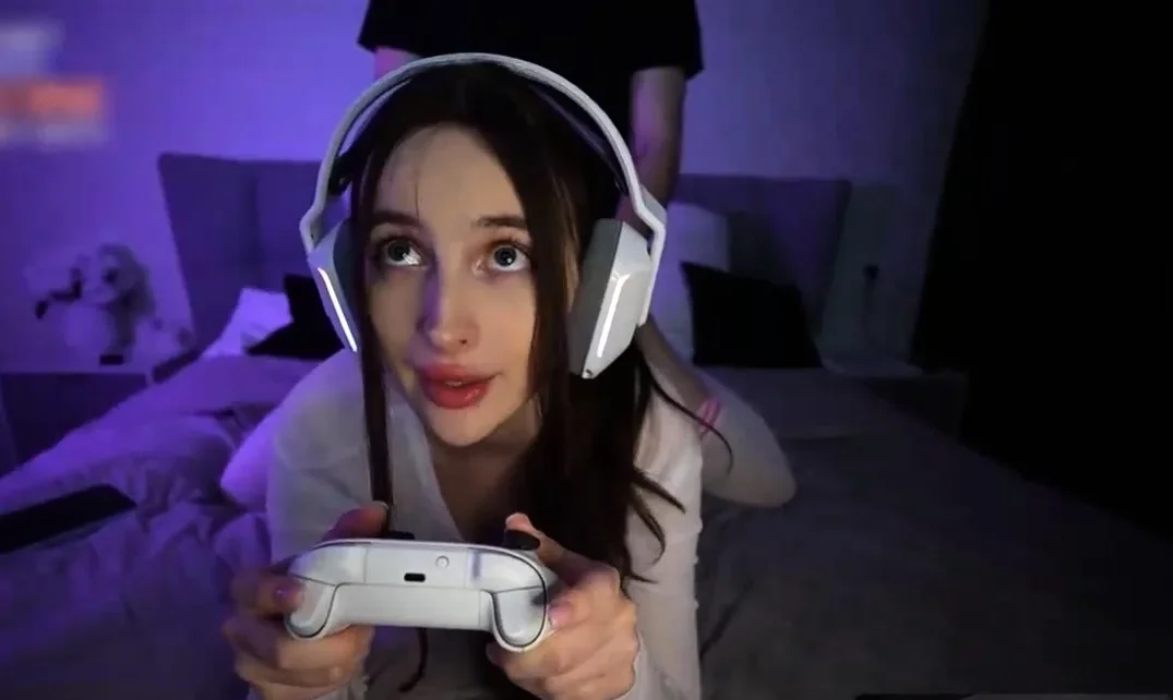 Gamers Stepsister Sucks Dick and Rides