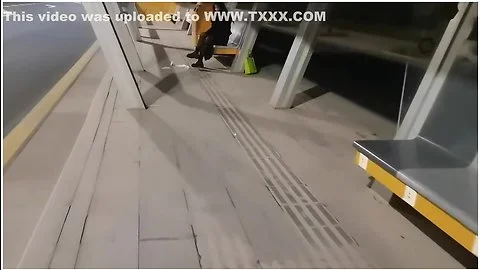 Chinese Girls Throw Trash Anywhere And Tie Up