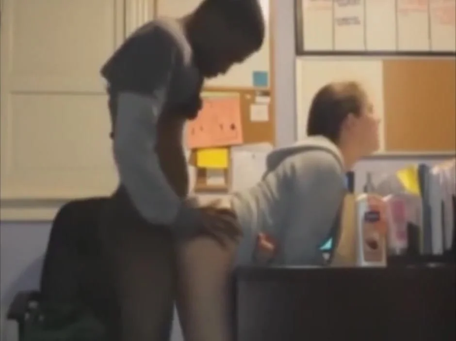 Quick amateur doggy style in the office