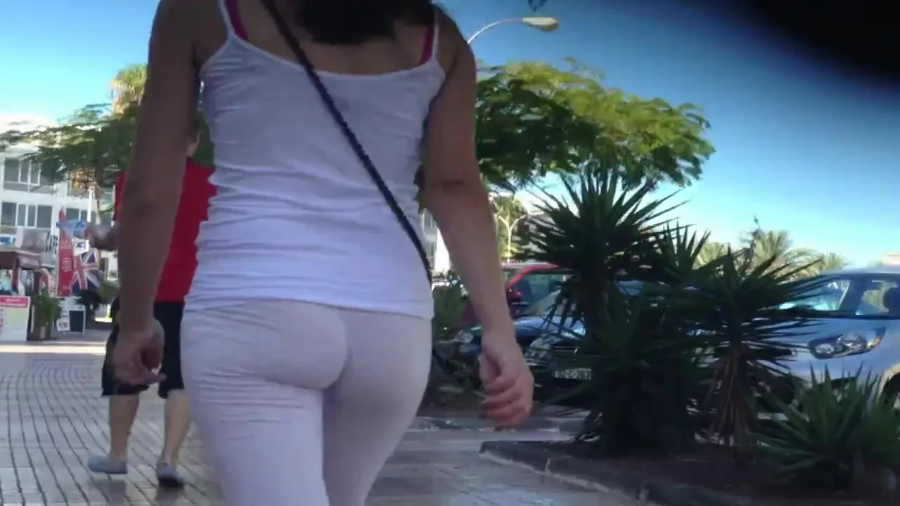 Cute & Candid : Nice Girl - Nice Ass