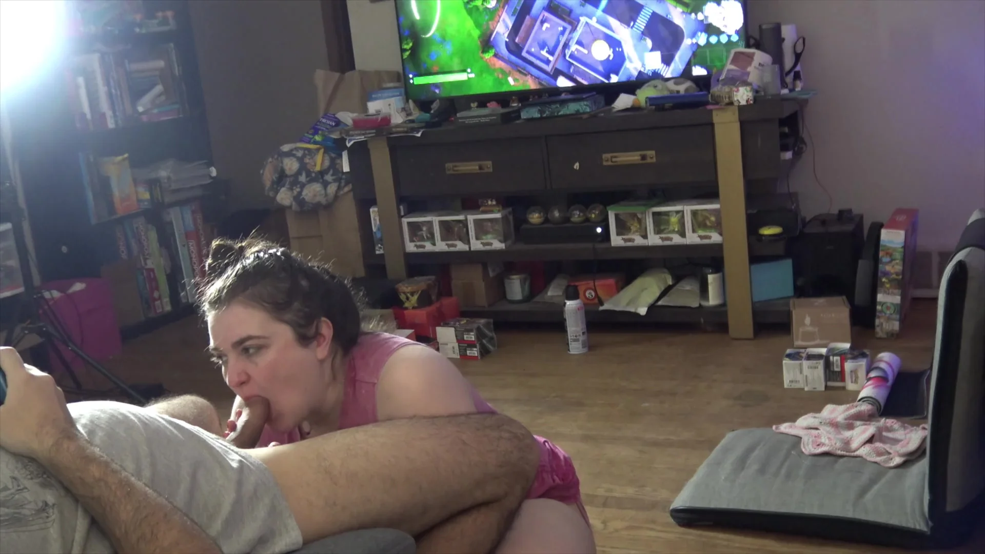 Gaming Blowjob For The Holidays - Gamer Girl