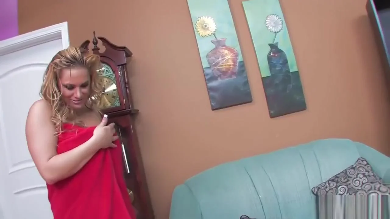 Hot Bombshell Gets A Big Cock